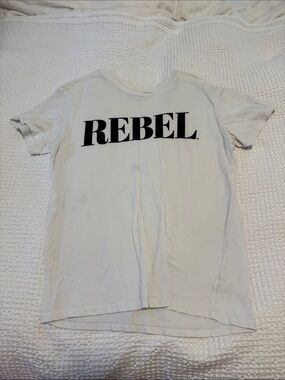 REBEL Tee